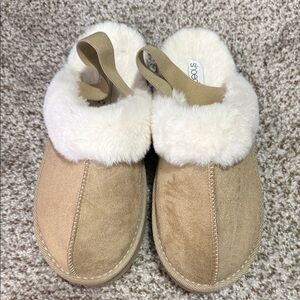 Shoe Dazzle Faux Shearling Slippers in Cream and Tan